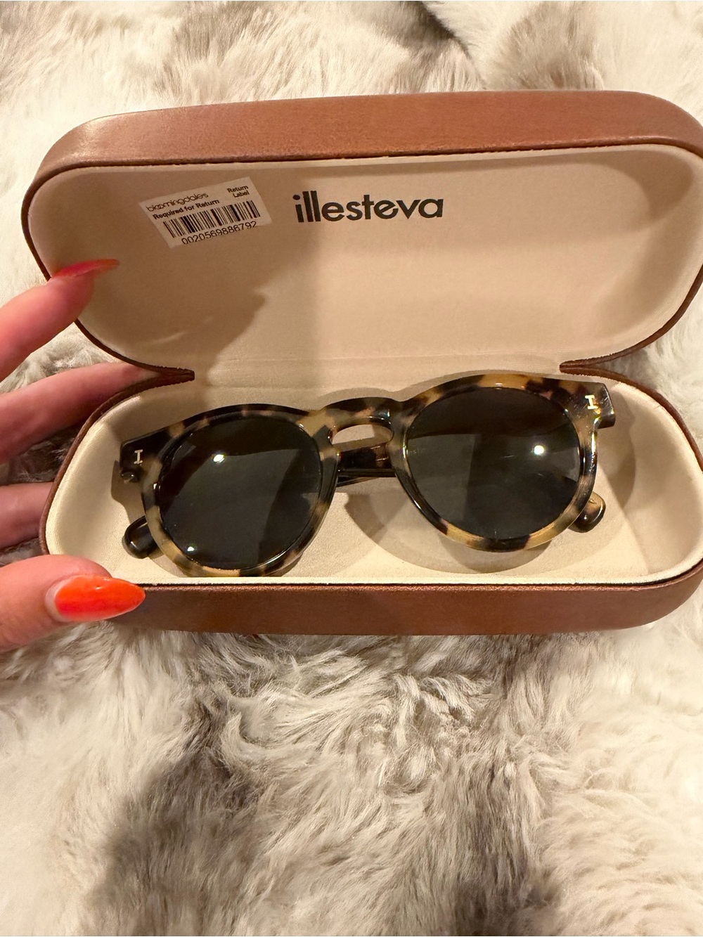 AUTHENTIC Illesteva Tortoise Round Sunglasses with Dark Lenses